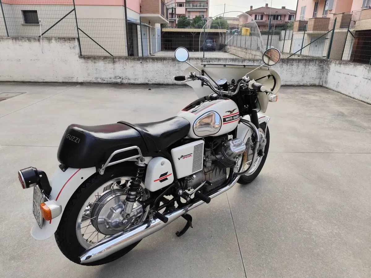 Moto Guzzi V7 Special 750 (7)