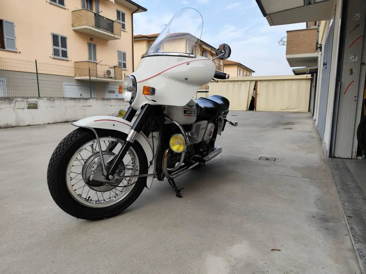 Moto Guzzi V7 Special 750 (11)