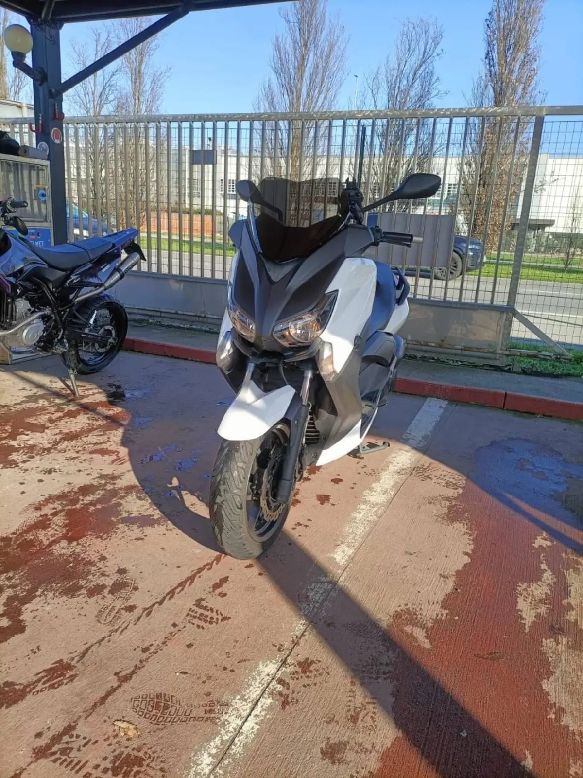 Yamaha X-Max 250 (2014 - 16) (2)
