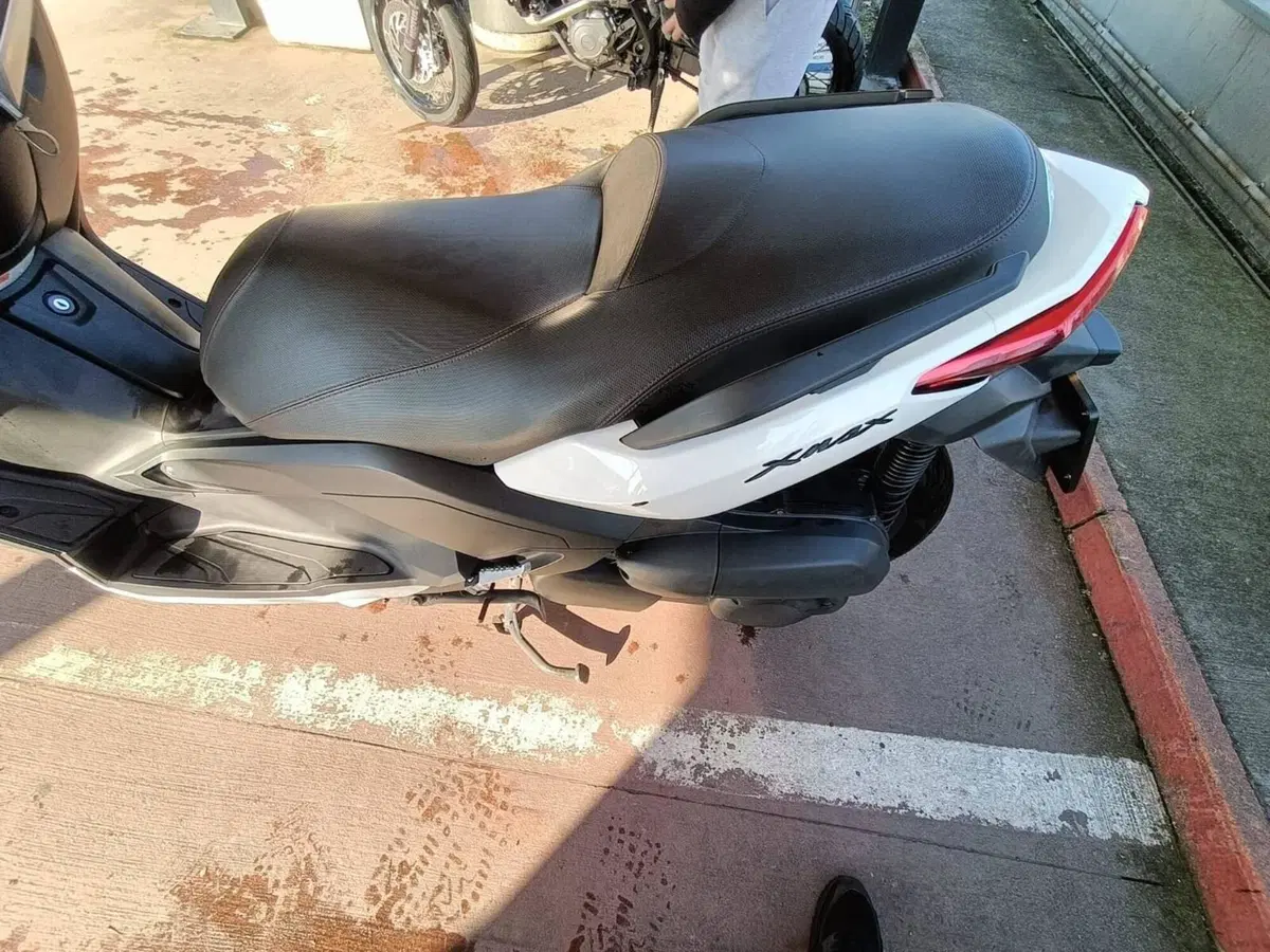 Yamaha X-Max 250 (2014 - 16) (7)