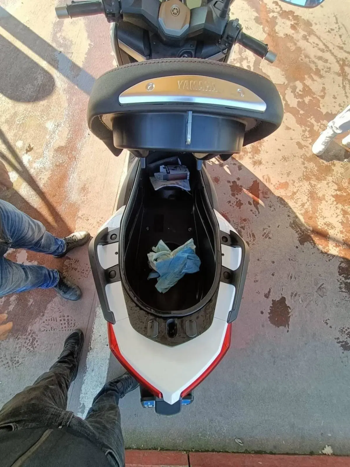 Yamaha X-Max 250 (2014 - 16) (8)