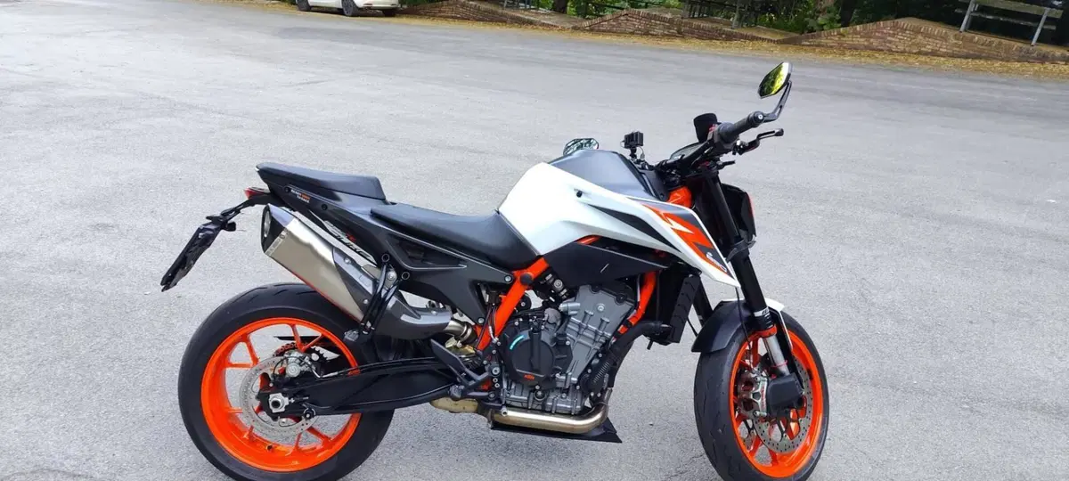 KTM 890 Duke R (2021) (3)