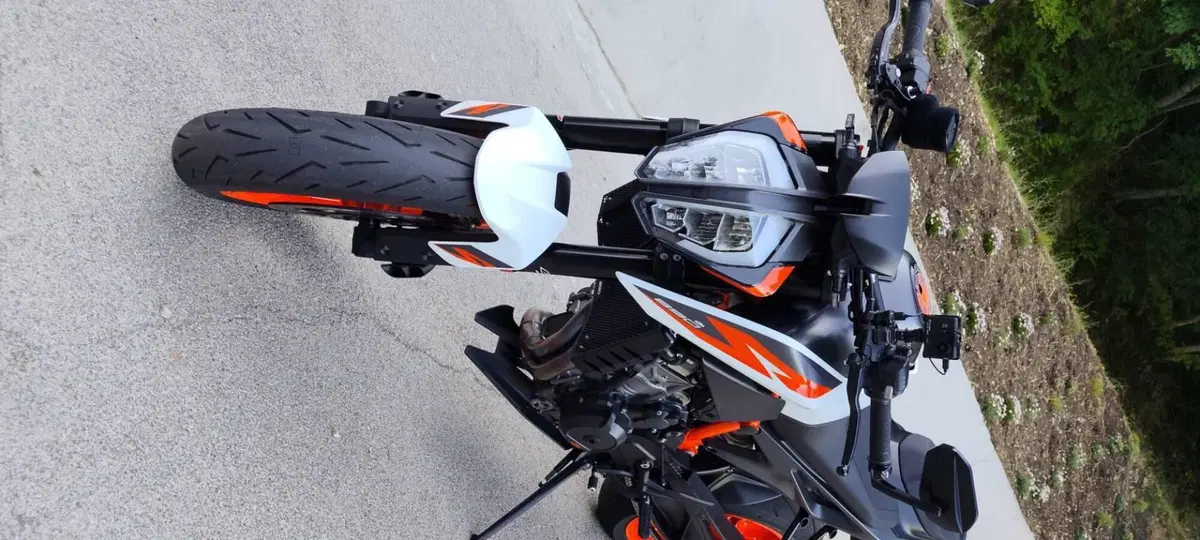KTM 890 Duke R (2021) (2)