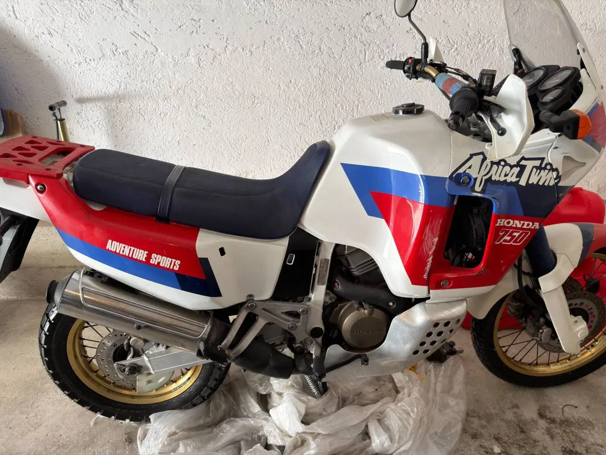 Honda Africa Twin XRV750 RD04 - 1990 (6)