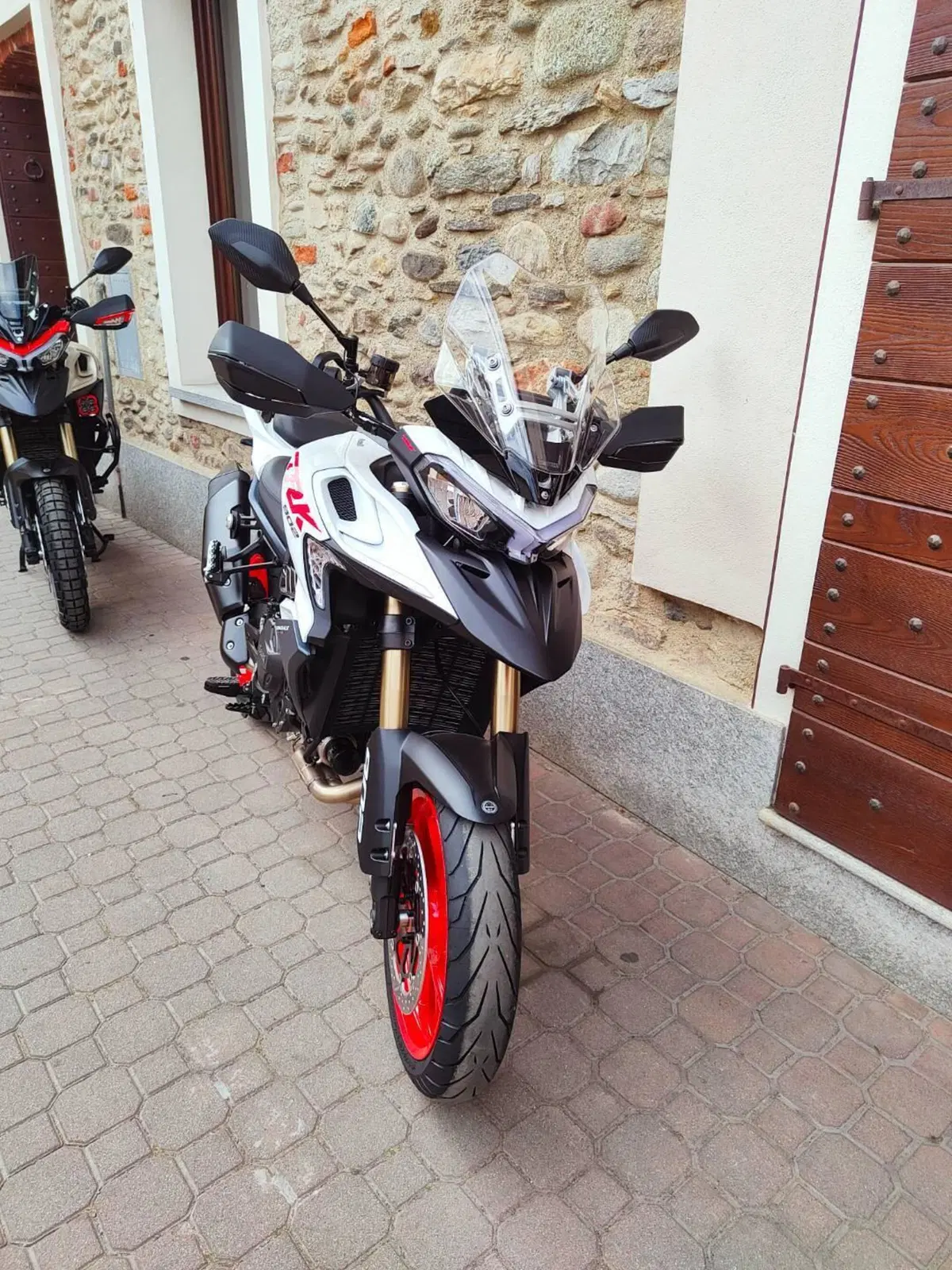 Benelli TRK 902 Stradale (2026) (5)