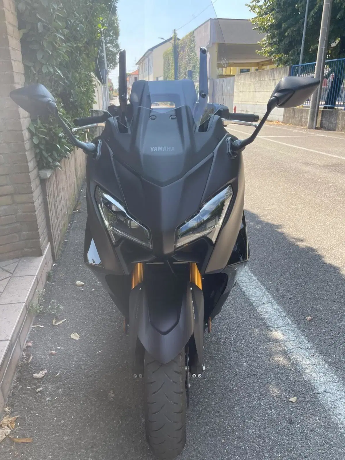 Yamaha T-Max 560 Tech Max (2025 - 26) (2)