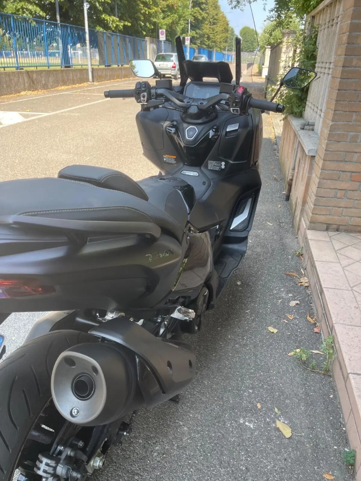 Yamaha T-Max 560 Tech Max (2025 - 26) (3)