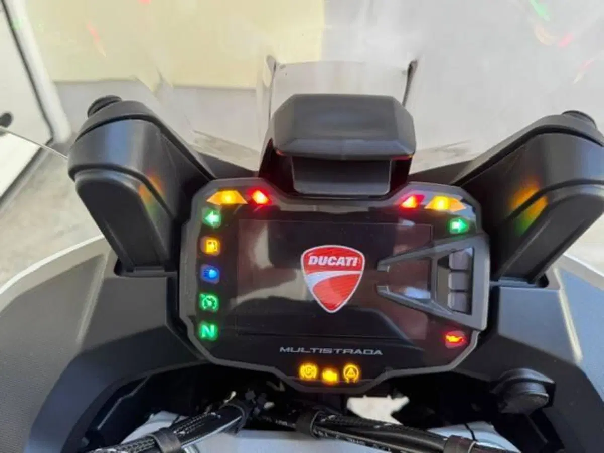 Ducati Multistrada 1200 S Touring D-air (2017) (3)