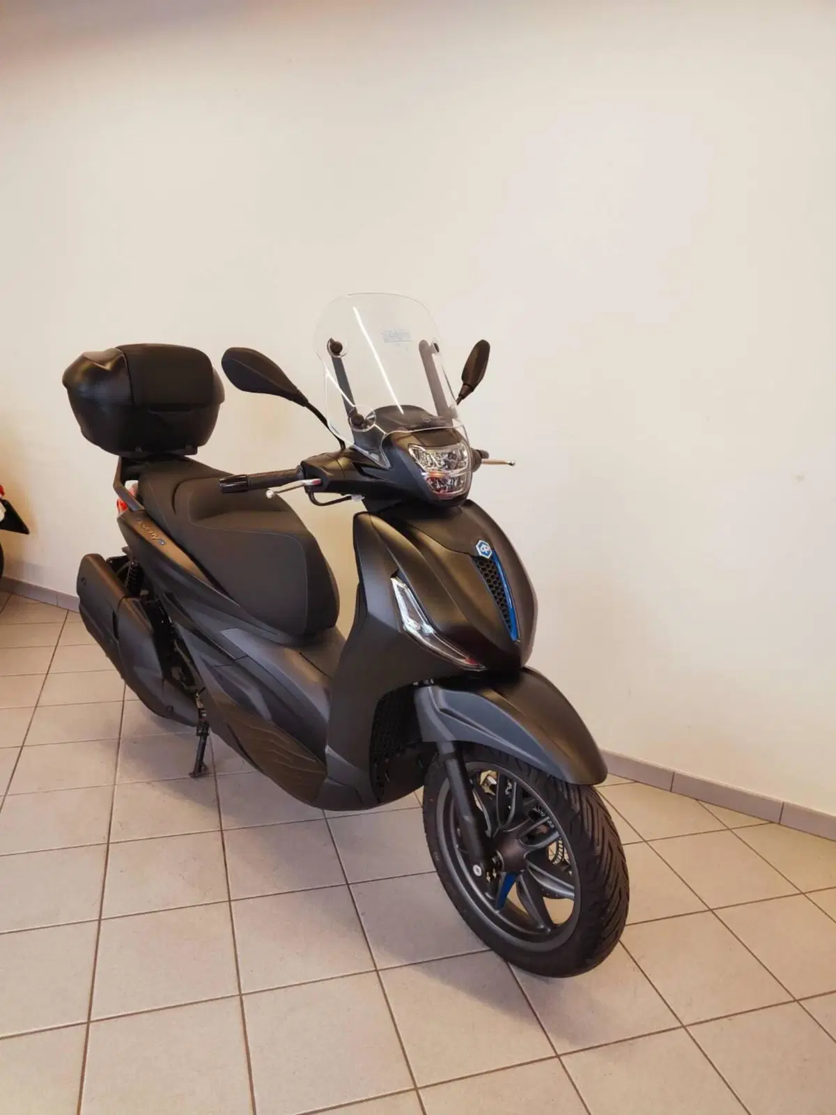 Piaggio Beverly 400 S (2025 - 26) (3)