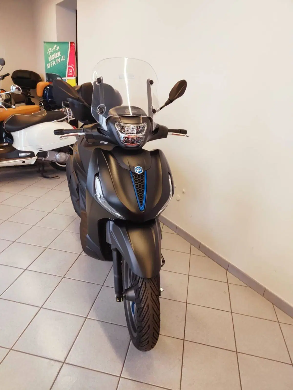 Piaggio Beverly 400 S (2025 - 26) (5)