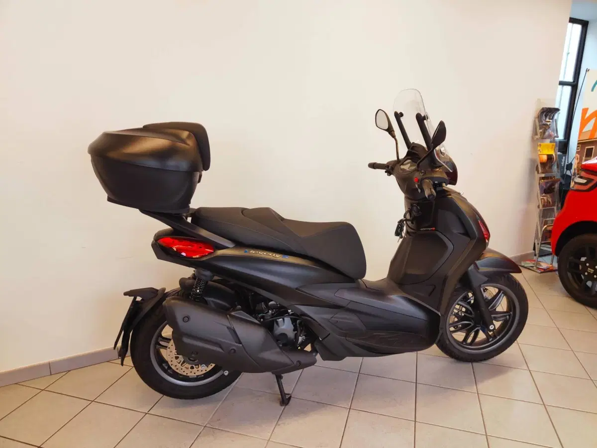Piaggio Beverly 400 S (2025 - 26) (6)
