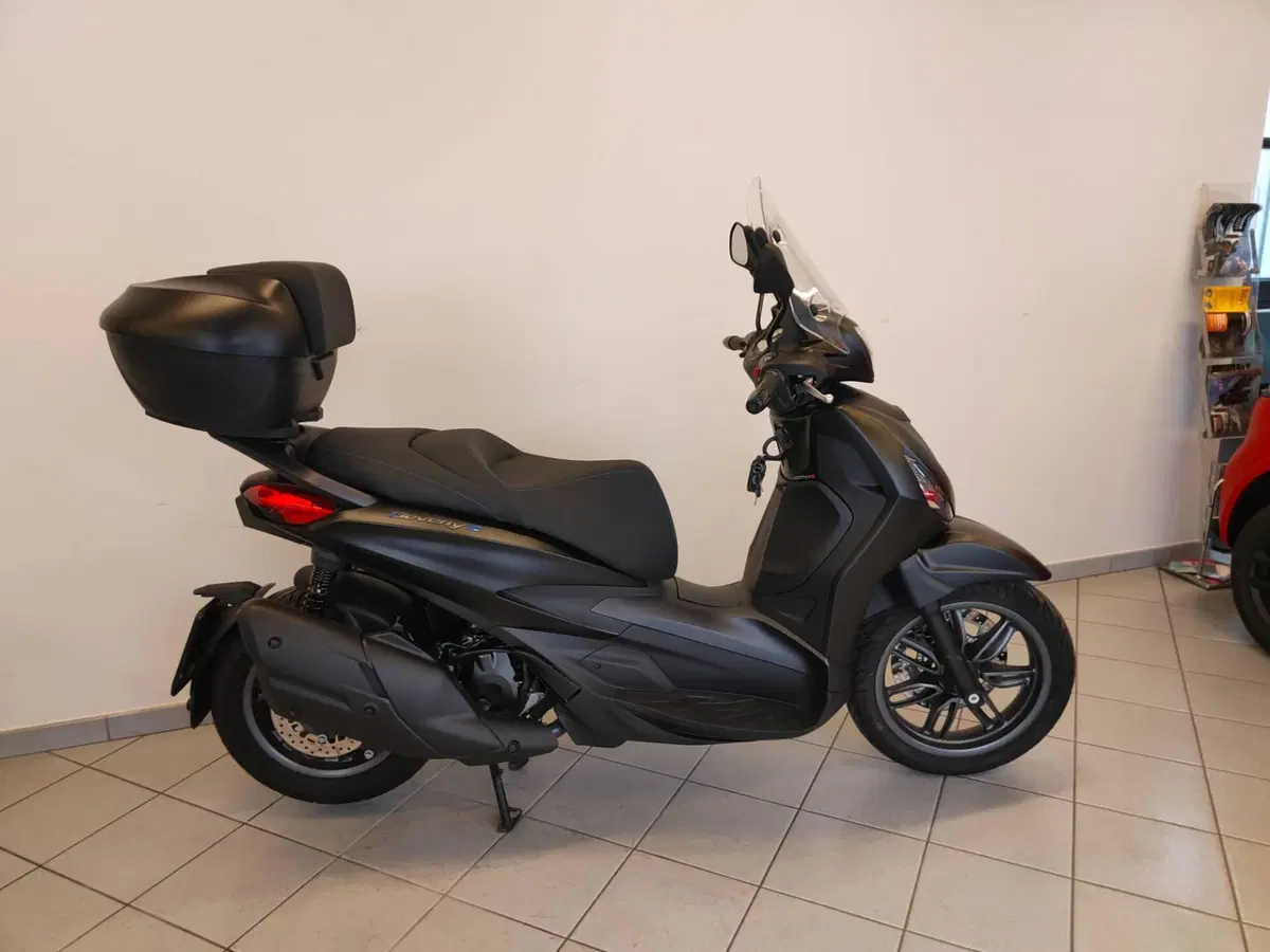 Piaggio Beverly 400 S (2025 - 26) (8)