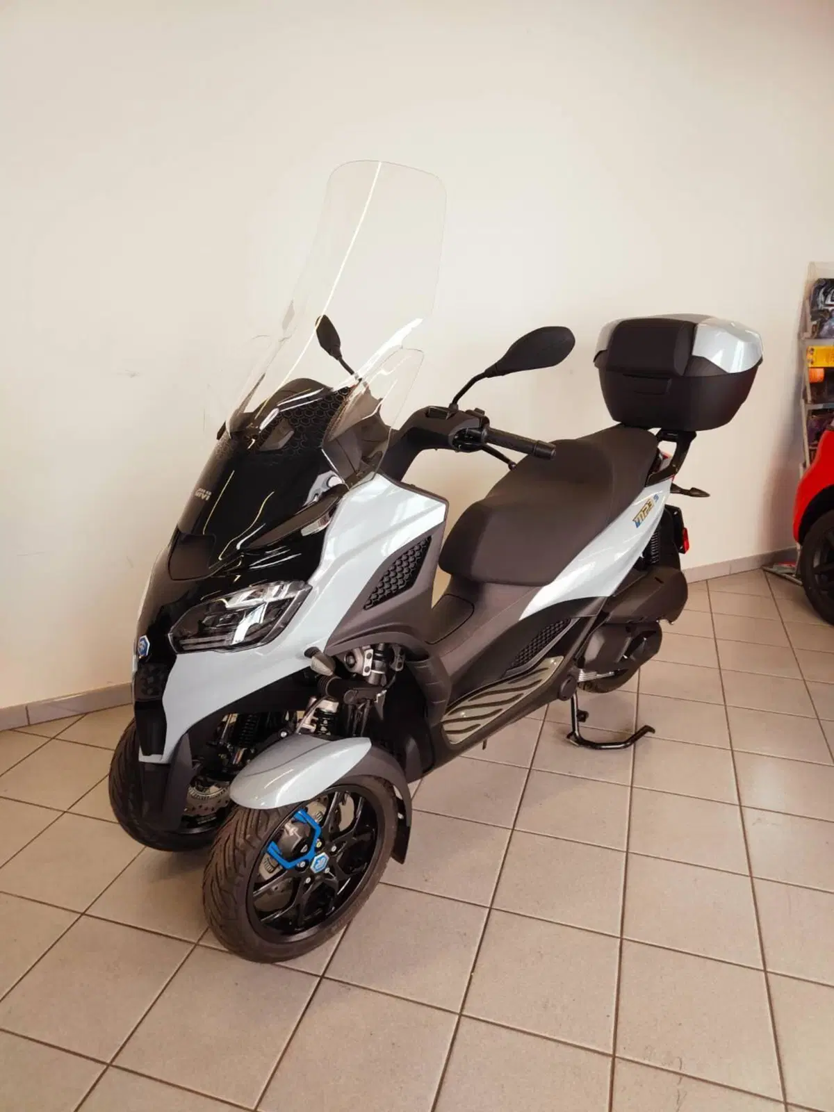 Piaggio MP3 310 Sport (2025 - 26) (5)