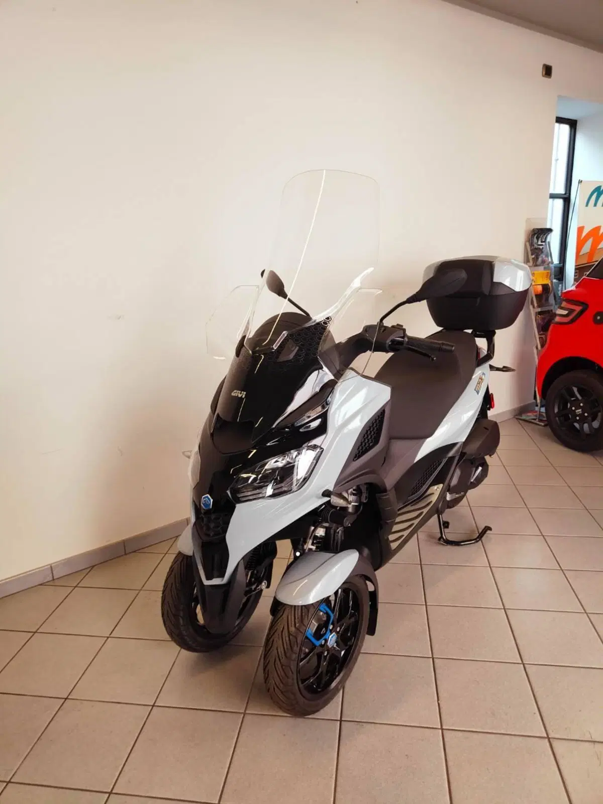 Piaggio MP3 310 Sport (2025 - 26) (7)
