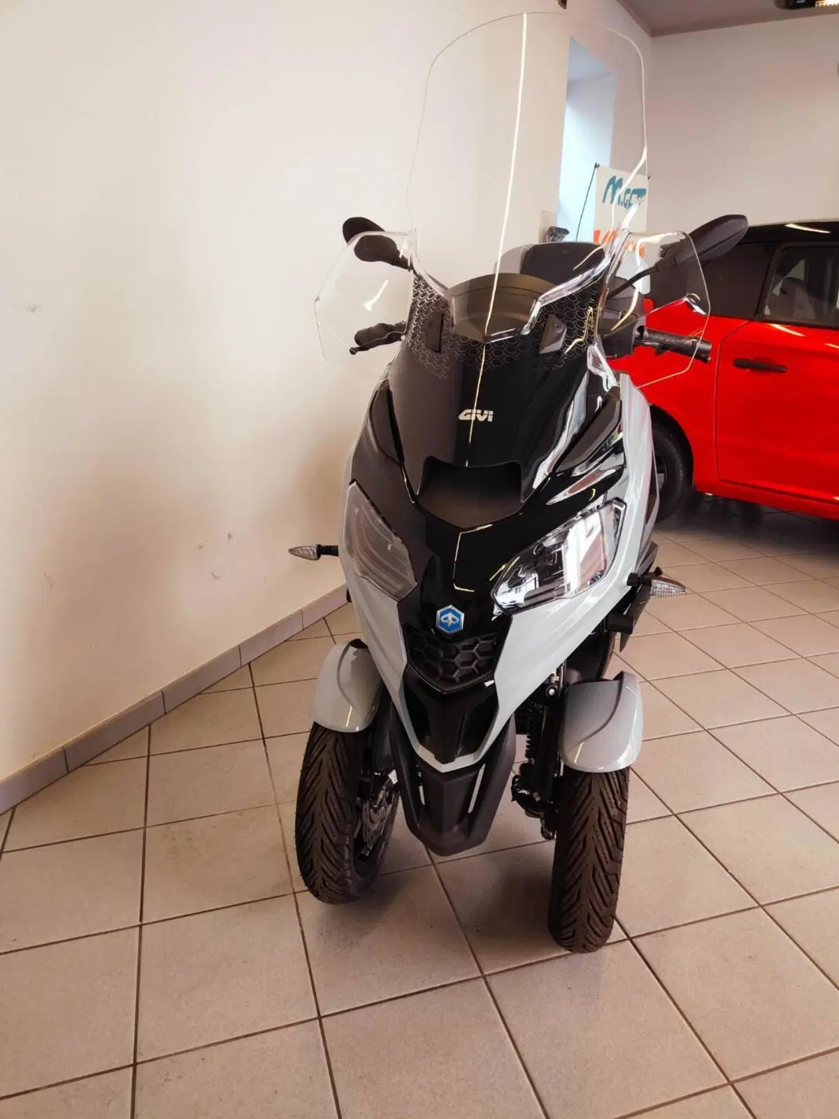 Piaggio MP3 310 Sport (2025 - 26) (8)