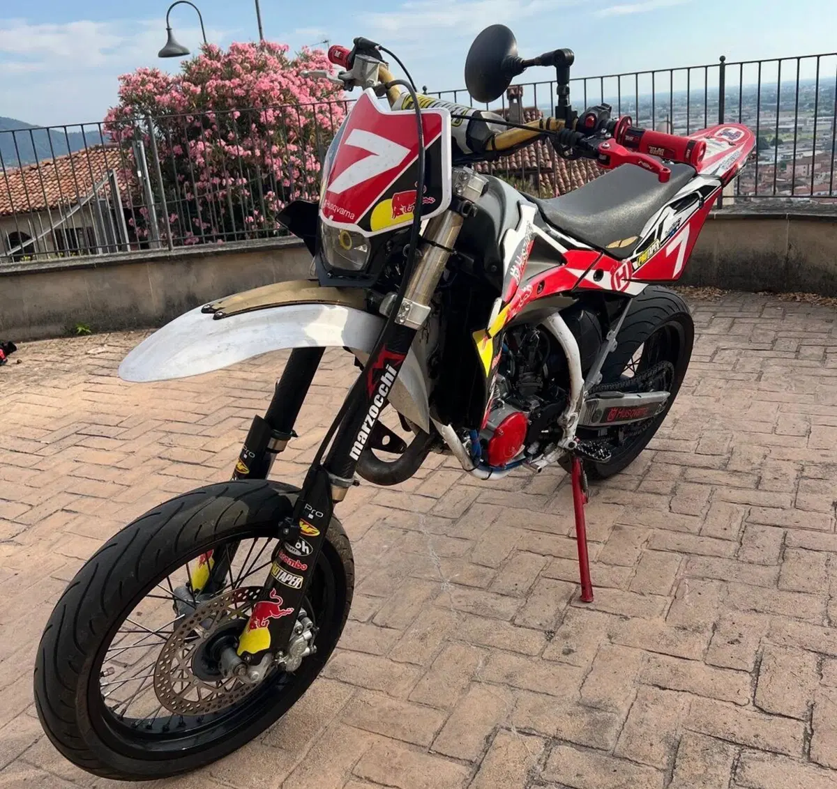 Husqvarna SM 125 (2010 - 12) (2)