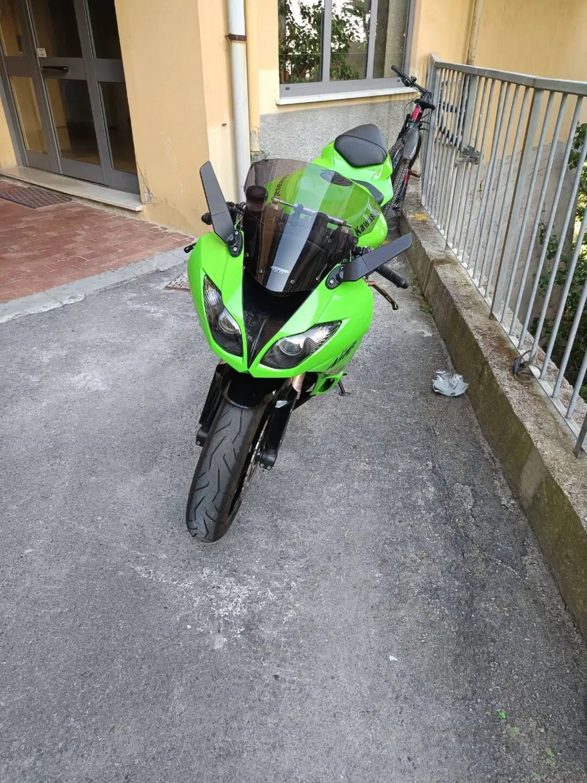 Kawasaki Ninja 600 ZX-6R (2009 - 16) (6)