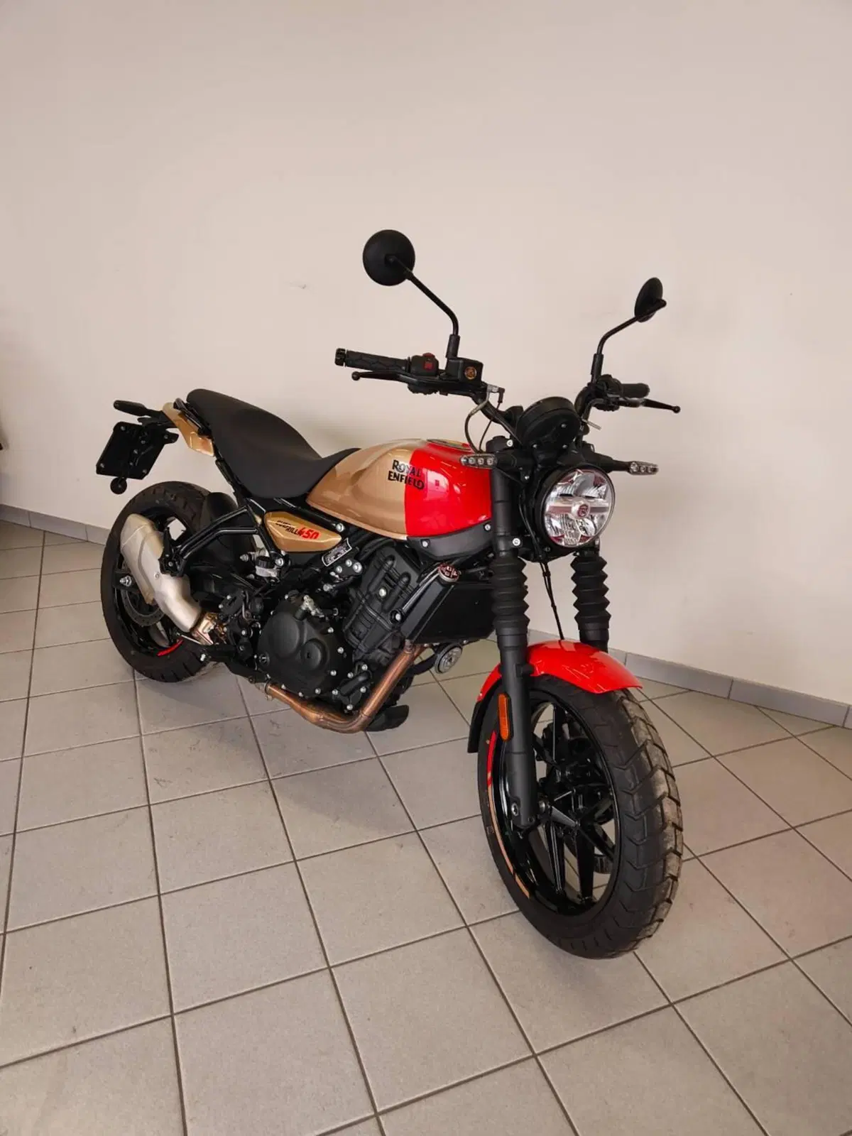 Royal Enfield Guerrilla 450 (2024 - 26) (13)