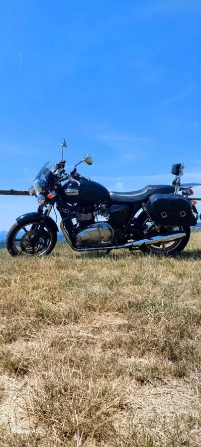 Triumph Bonneville SE (2009 - 13) usata