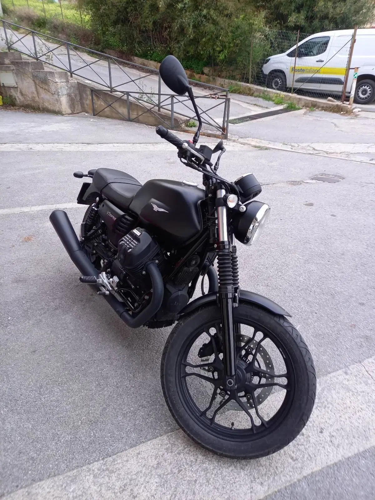 Moto Guzzi V7 III Stone (2017 - 20) (3)