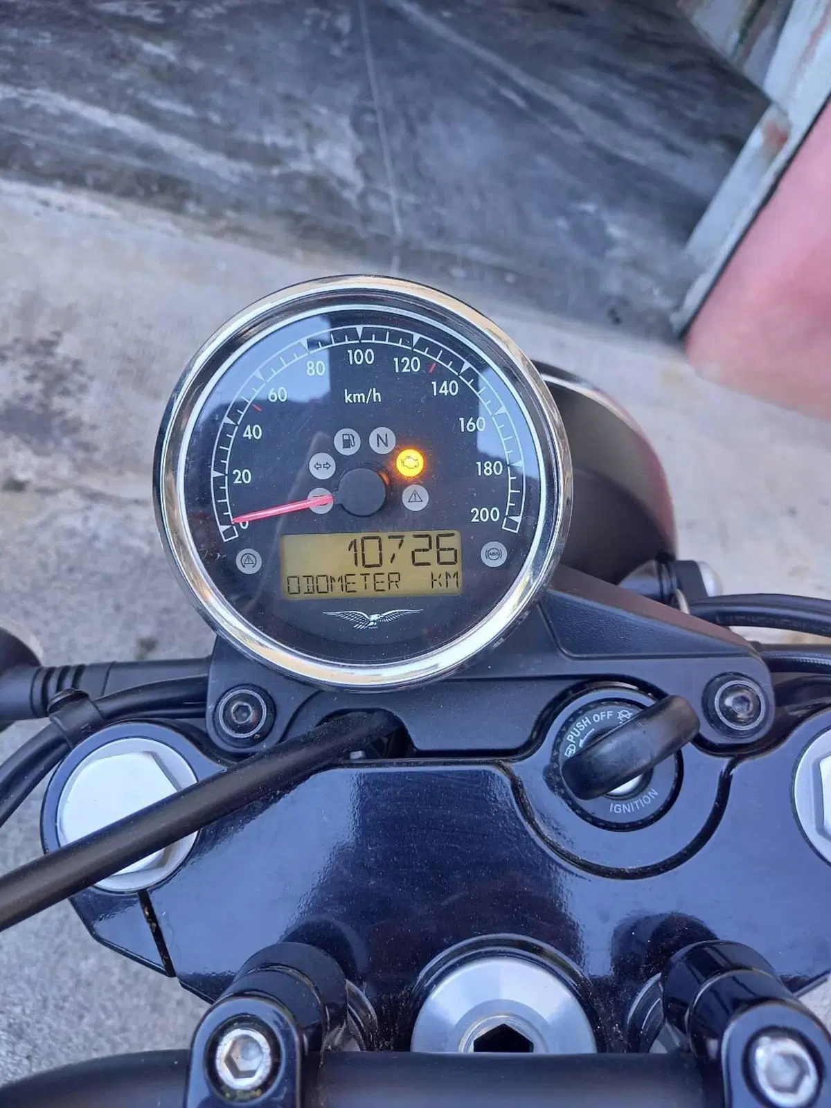 Moto Guzzi V7 III Stone (2017 - 20) (7)