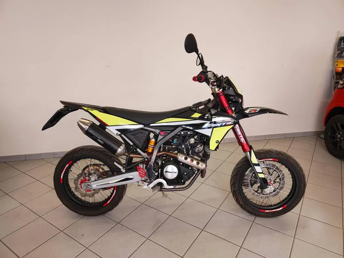 Fantic Motor XMF 125 Motard Competition 4t (2021 - 22) (3)
