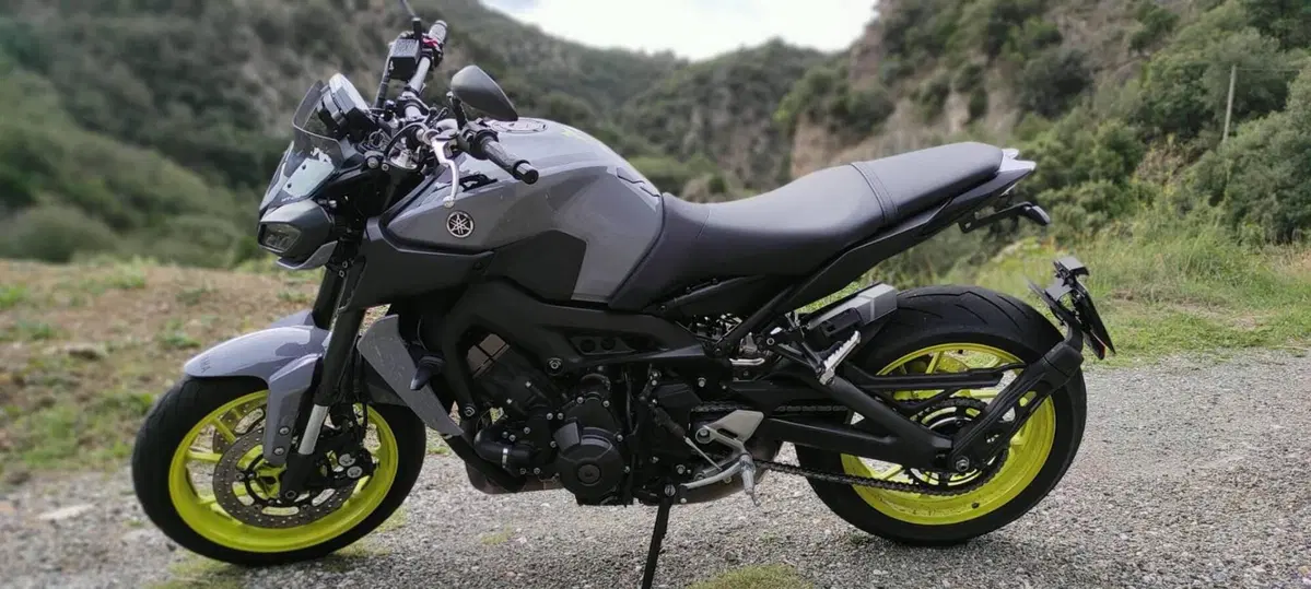 Yamaha MT-09 ABS (2016) (2)