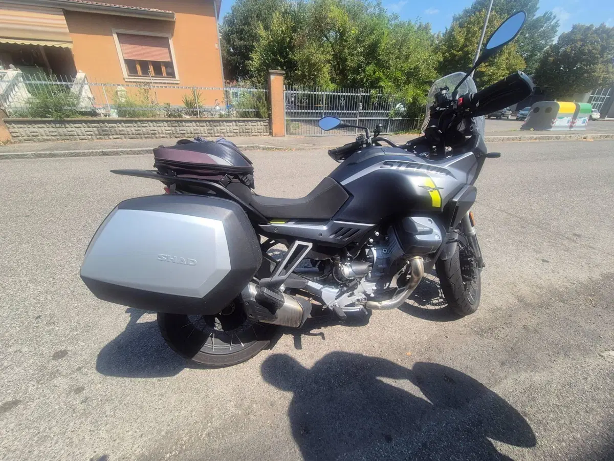 Moto Guzzi Stelvio (2024 - 26) (2)
