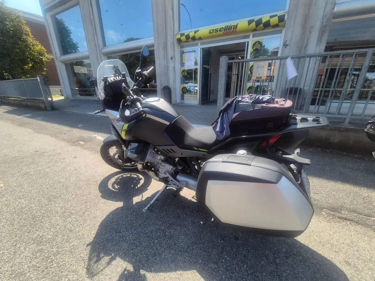 Moto Guzzi Stelvio (2024 - 26) (3)