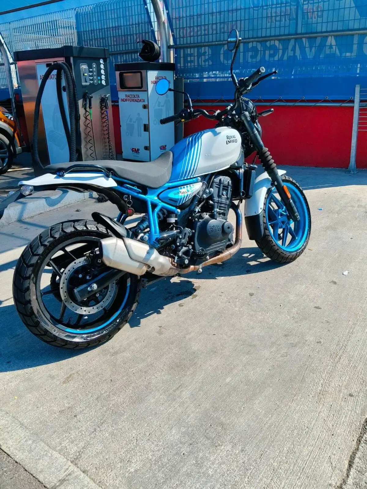 Royal Enfield Guerrilla 450 (2024 - 26) (3)