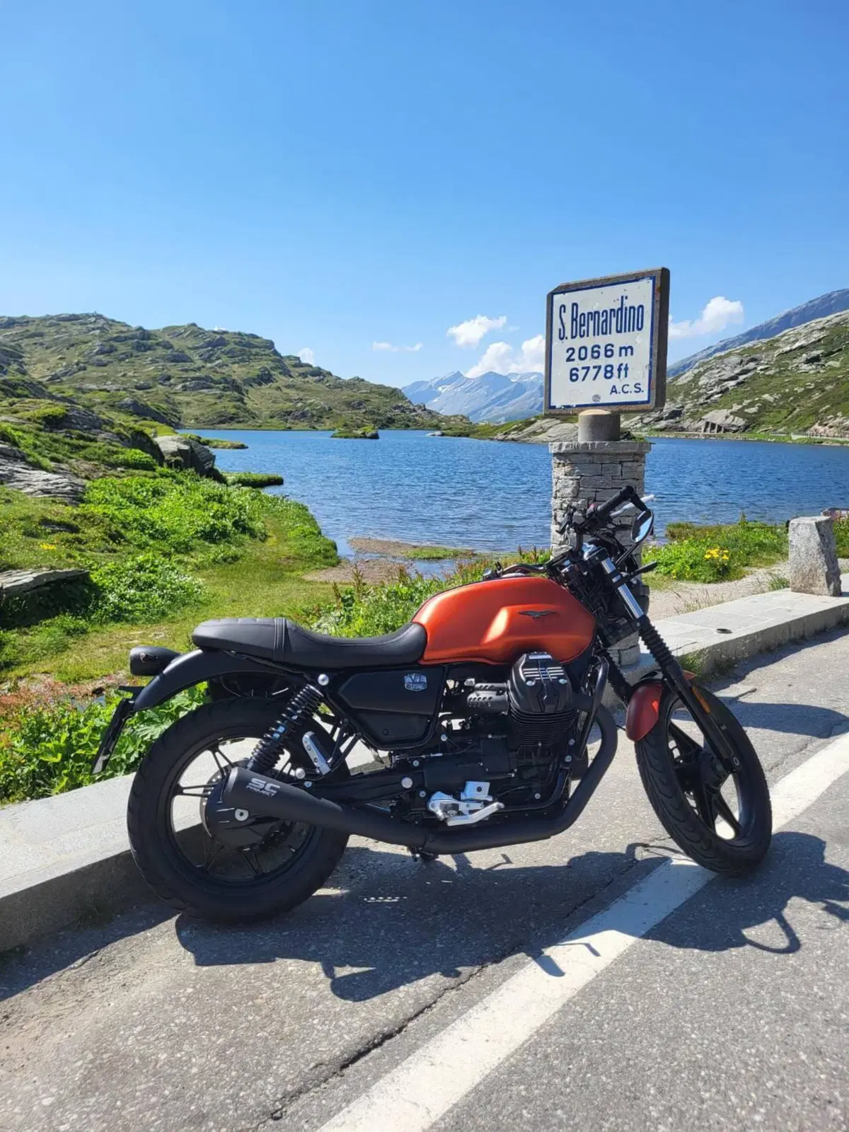 Moto Guzzi V7 Stone (2021 - 24)