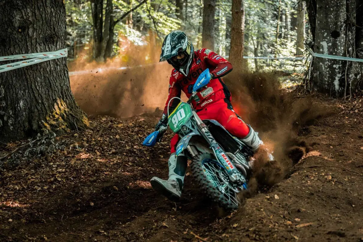 EnduroGP26 #13 Galles. D2. Andrea Verona c’è! E con lui Alberto Elgari (il Calcio italiano dovrebbe imparare dall’Enduro!) [VIDEO] (7)