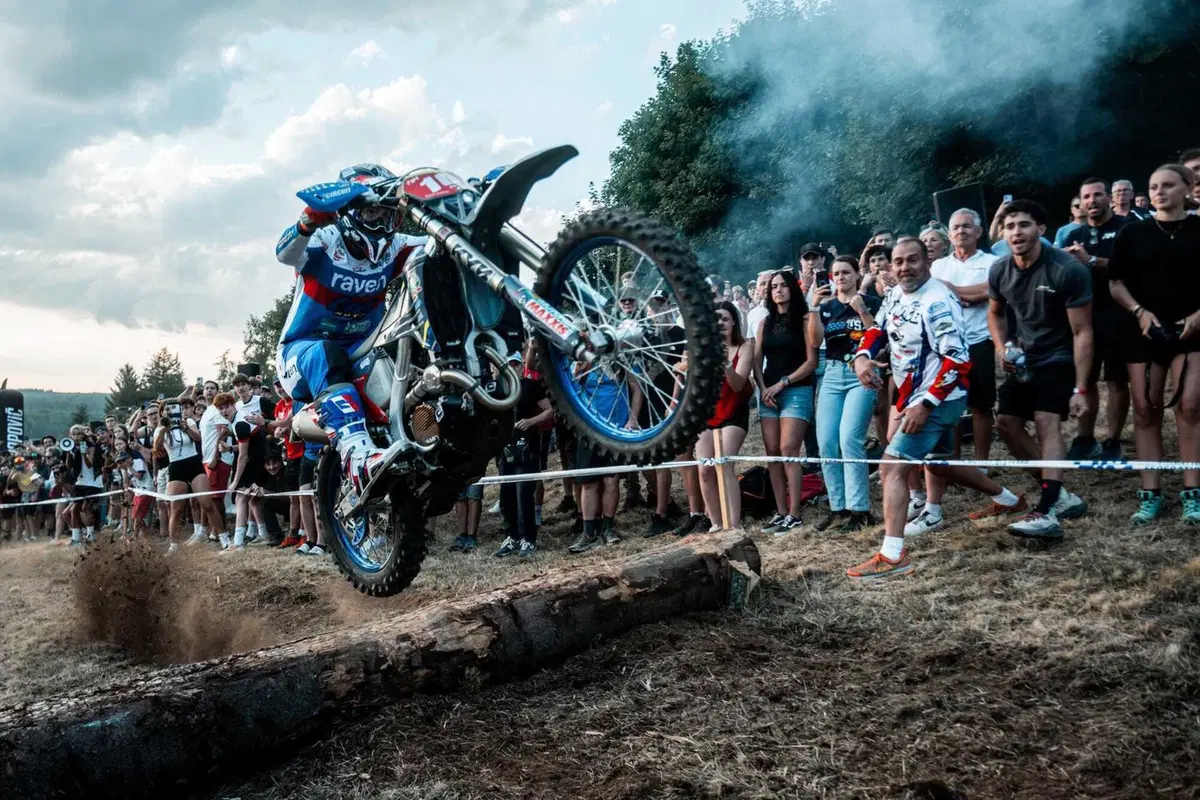 EnduroGP26 #13 Galles. D2. Andrea Verona c’è! E con lui Alberto Elgari (il Calcio italiano dovrebbe imparare dall’Enduro!) [VIDEO] (10)
