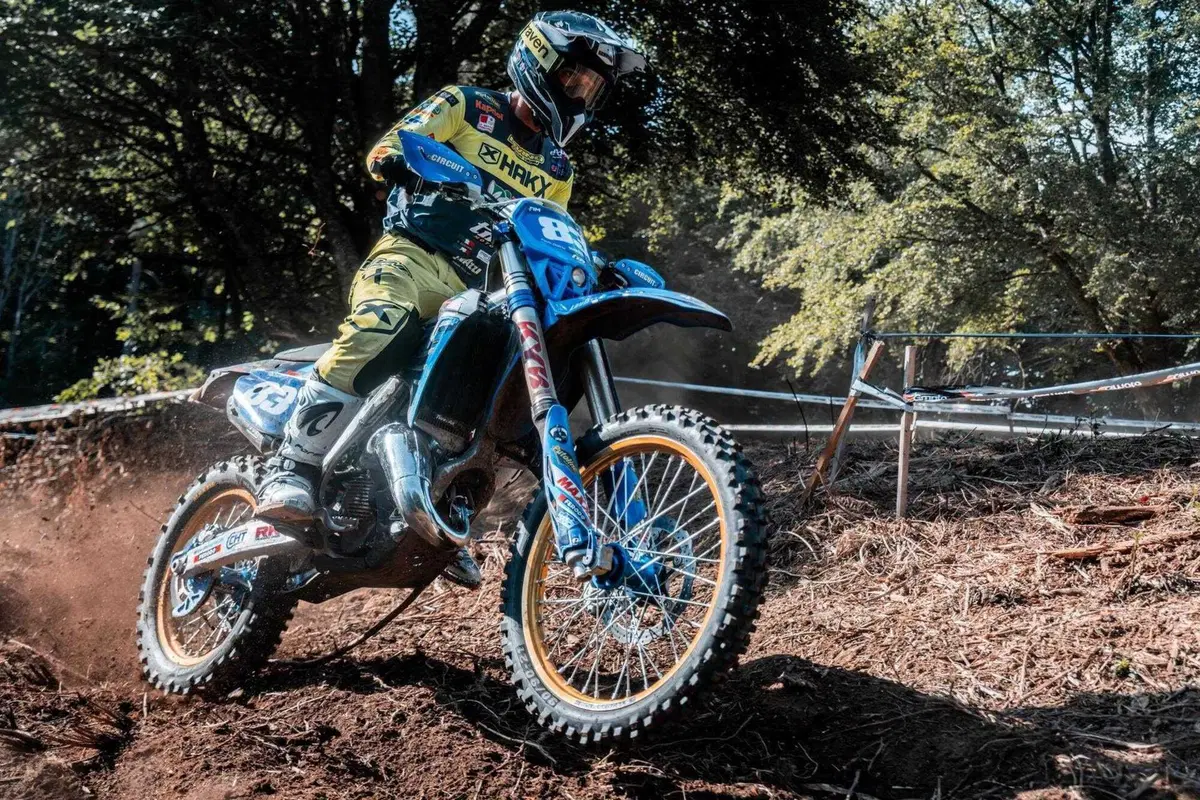 EnduroGP26 #13 Galles. D2. Andrea Verona c’è! E con lui Alberto Elgari (il Calcio italiano dovrebbe imparare dall’Enduro!) [VIDEO] (13)