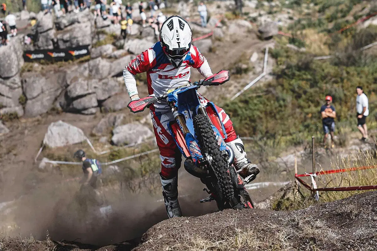 EnduroGP26 #13 Galles. D2. Andrea Verona c’è! E con lui Alberto Elgari (il Calcio italiano dovrebbe imparare dall’Enduro!) [VIDEO] (15)