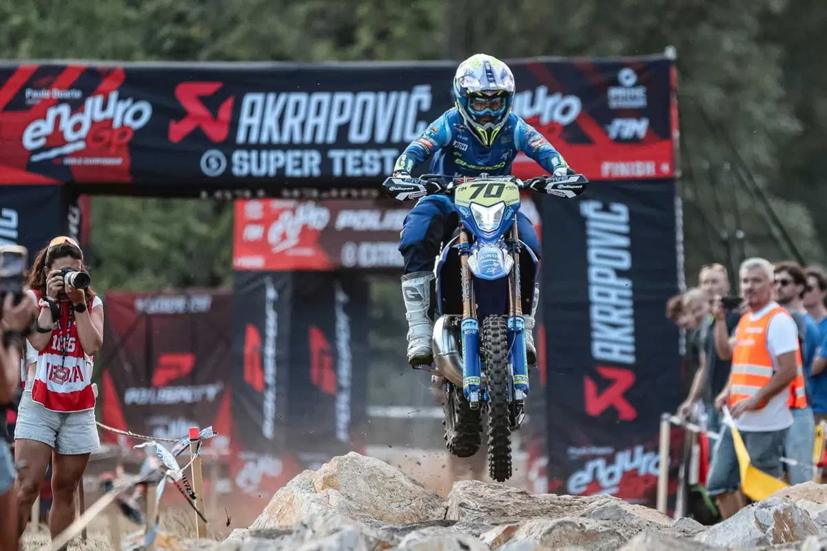 EnduroGP26 #13 Galles. D2. Andrea Verona c’è! E con lui Alberto Elgari (il Calcio italiano dovrebbe imparare dall’Enduro!) [VIDEO] (16)