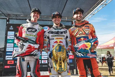 EnduroGP26 #13 Galles. D2. Andrea Verona c&rsquo;&egrave;! E con lui Alberto Elgari (il Calcio italiano dovrebbe imparare dall&rsquo;Enduro!) [VIDEO]