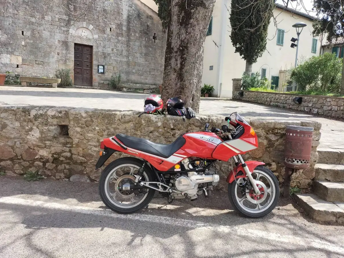 Cagiva ALAZZURRA 350