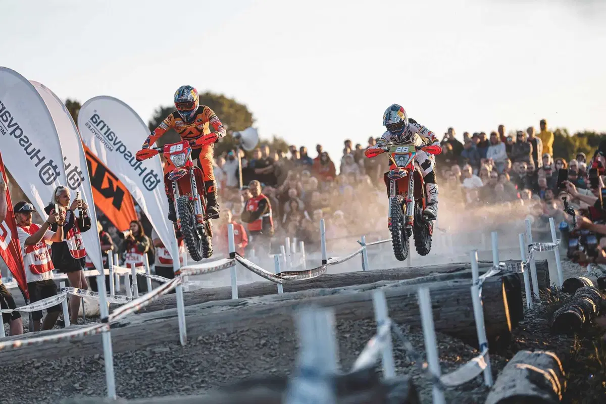 EnduroGP26 #13 Galles. D2. Campioni del Mondo. Andrea Verona c’è! E con lui Alberto Elgari (il Calcio italiano dovrebbe imparare dall’Enduro!) [VIDEO] (7)