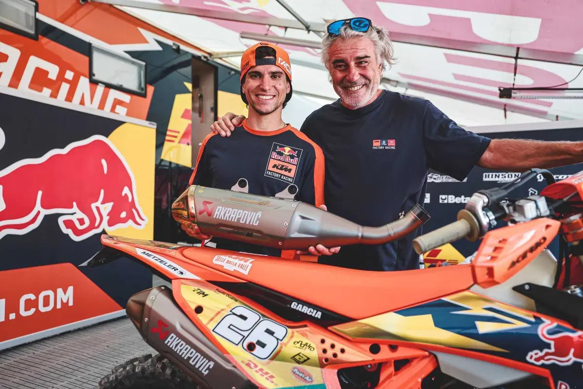 EnduroGP26 #13 Galles. D2. Campioni del Mondo. Andrea Verona c’è! E con lui Alberto Elgari (il Calcio italiano dovrebbe imparare dall’Enduro!) [VIDEO] (8)