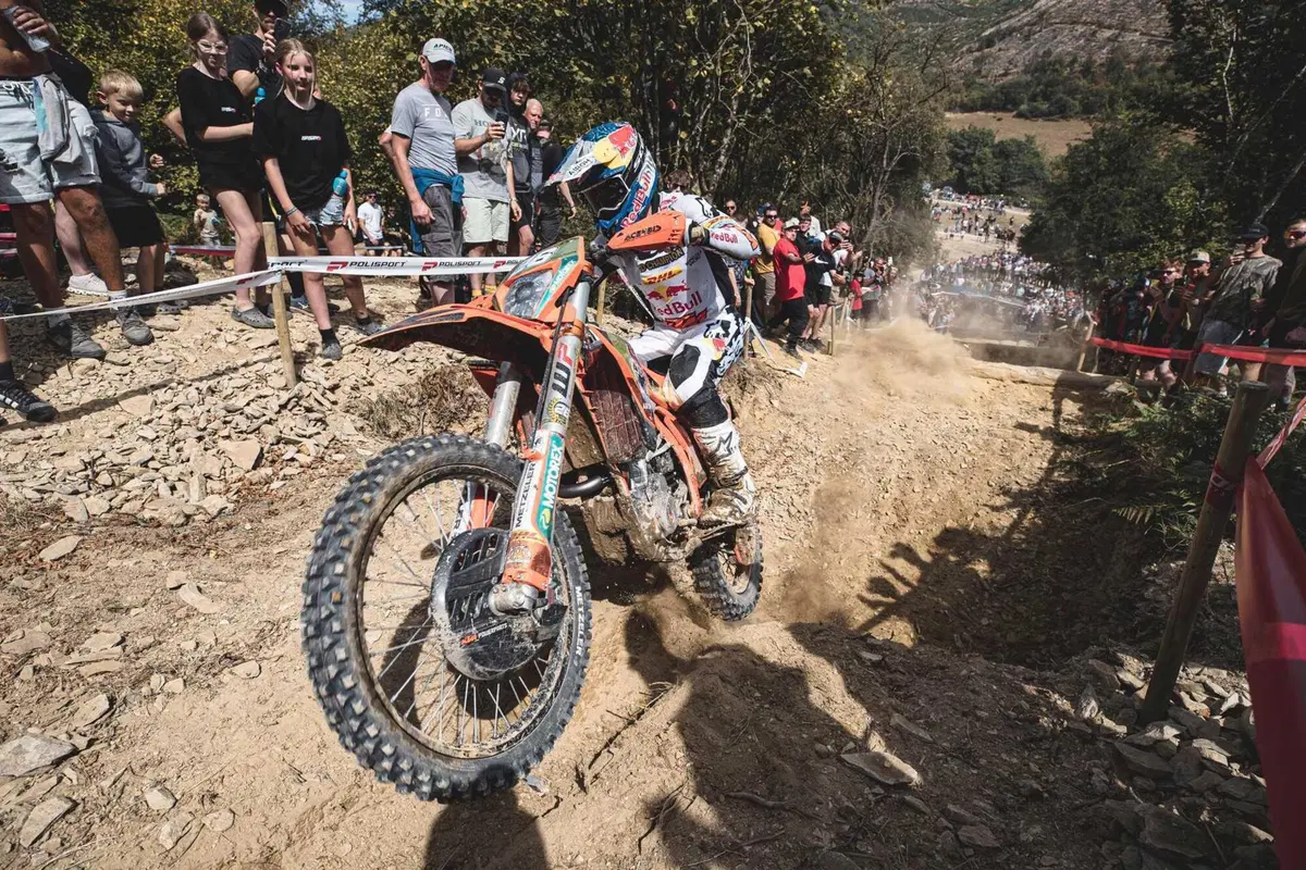 EnduroGP26 #13 Galles. D2. Campioni del Mondo. Andrea Verona c’è! E con lui Alberto Elgari (il Calcio italiano dovrebbe imparare dall’Enduro!) [VIDEO] (11)