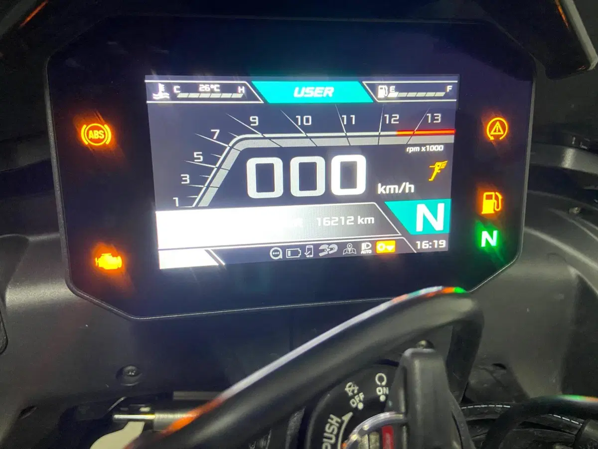 Aprilia Tuono V4 Factory (2021 - 24) (8)