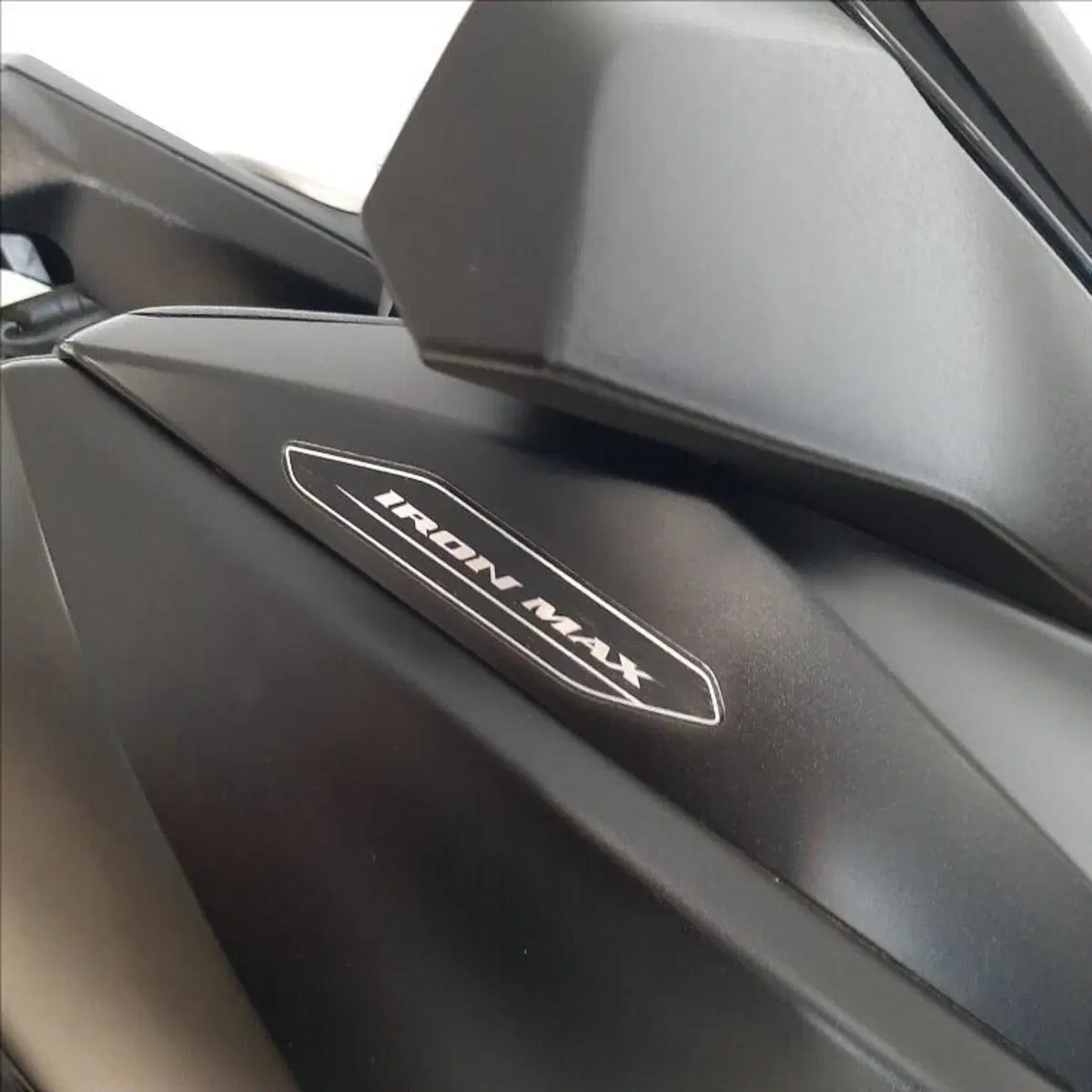 Yamaha X-Max 400 Iron Max (2019 - 20) (6)