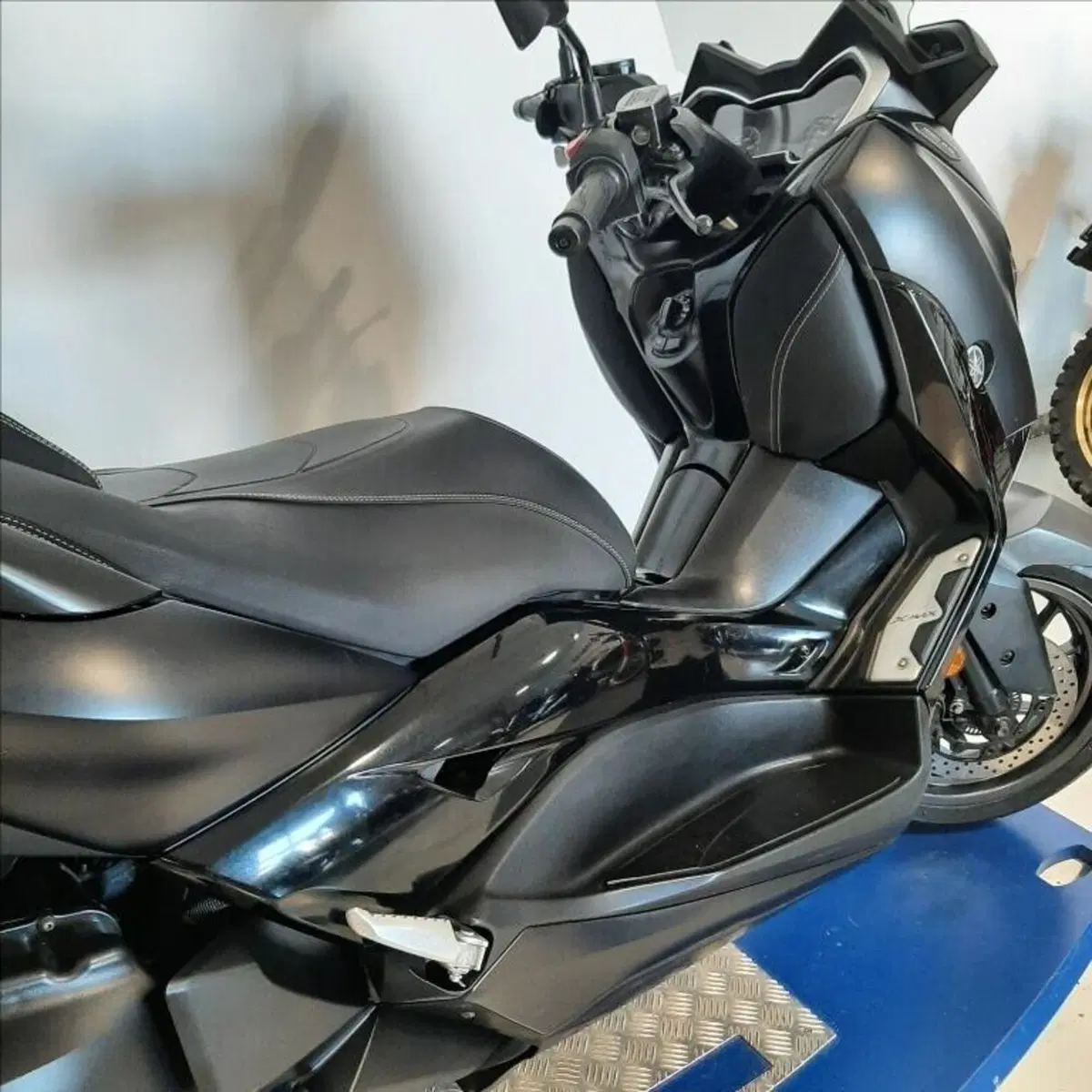 Yamaha X-Max 400 Iron Max (2019 - 20) (10)