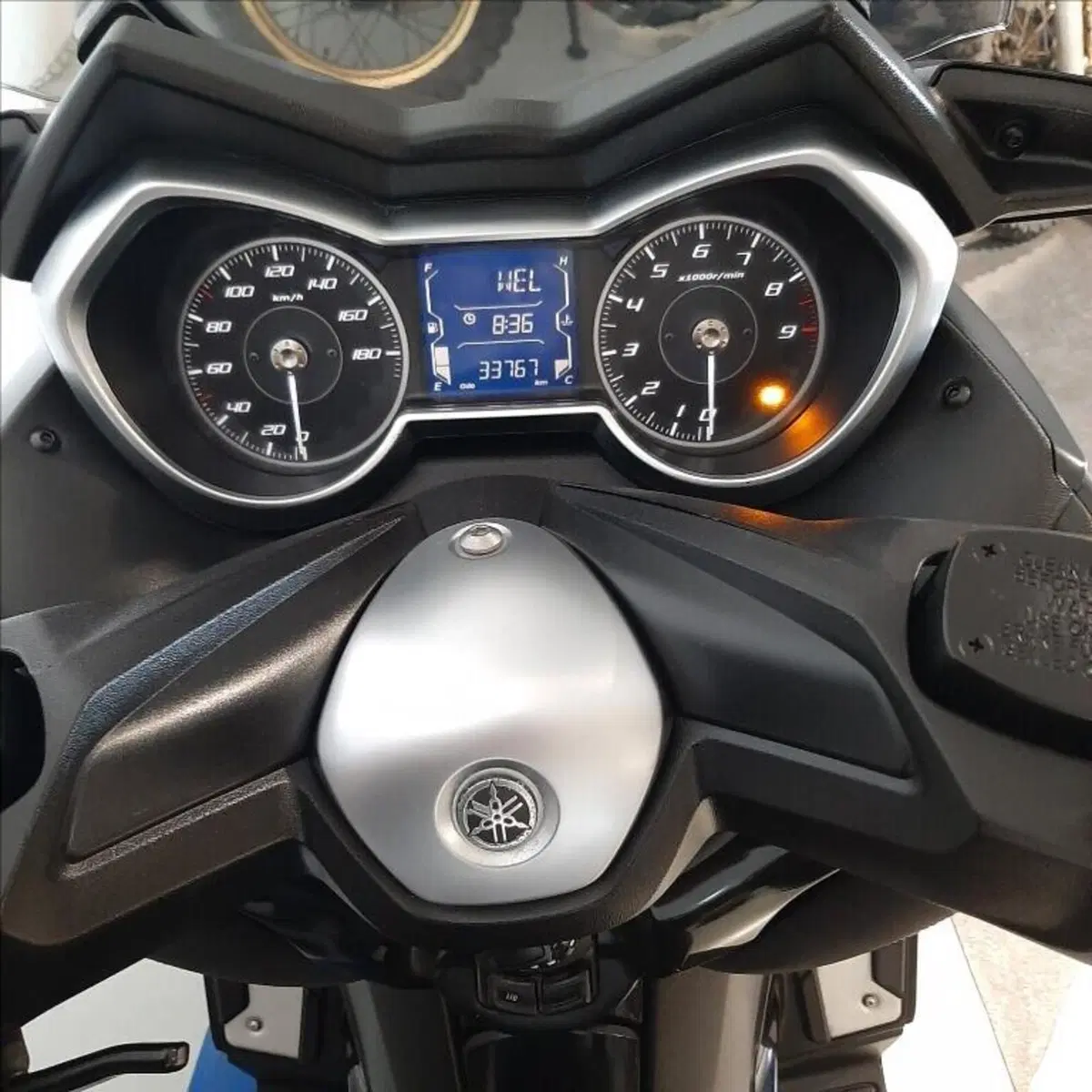 Yamaha X-Max 400 Iron Max (2019 - 20) (11)