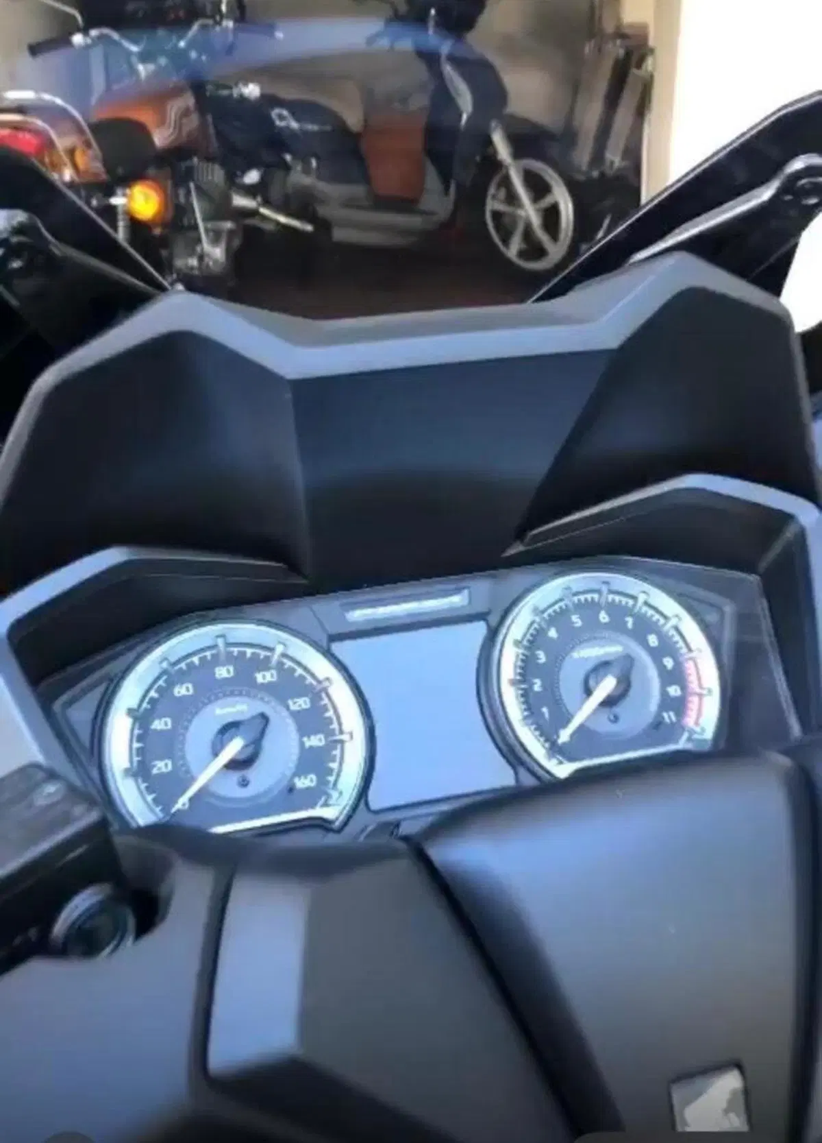 Honda Forza 350 Deluxe (2022 - 24) (15)