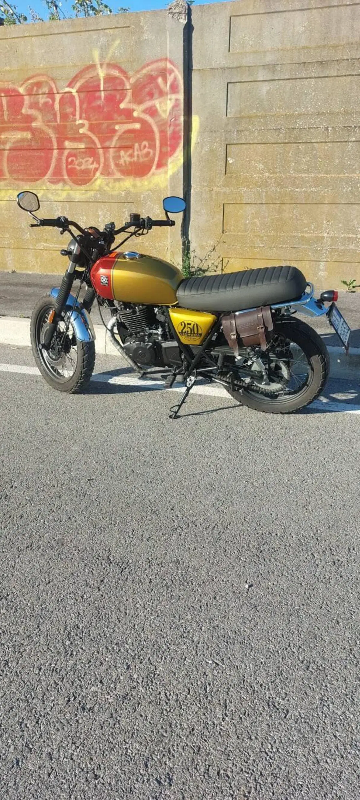 Brixton Motorcycles Cromwell 250 (2021 - 25) (8)