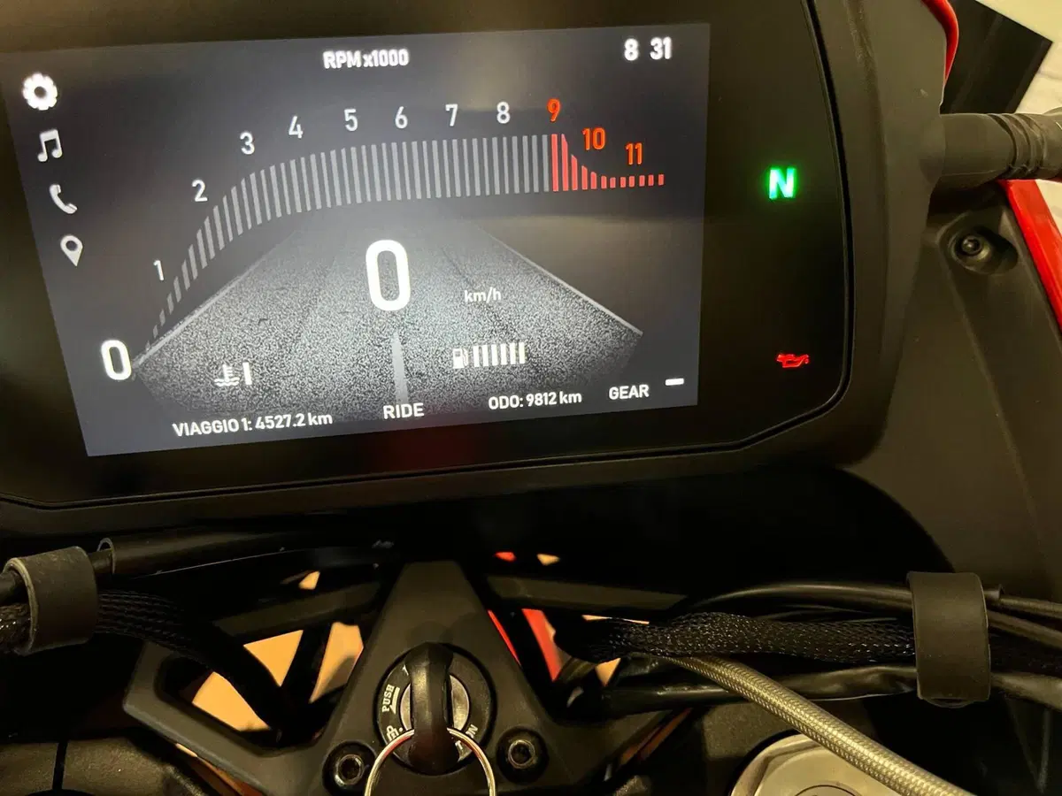 Moto Morini X-Cape 650 Gold Wheels Edition (2022 - 26) (2)