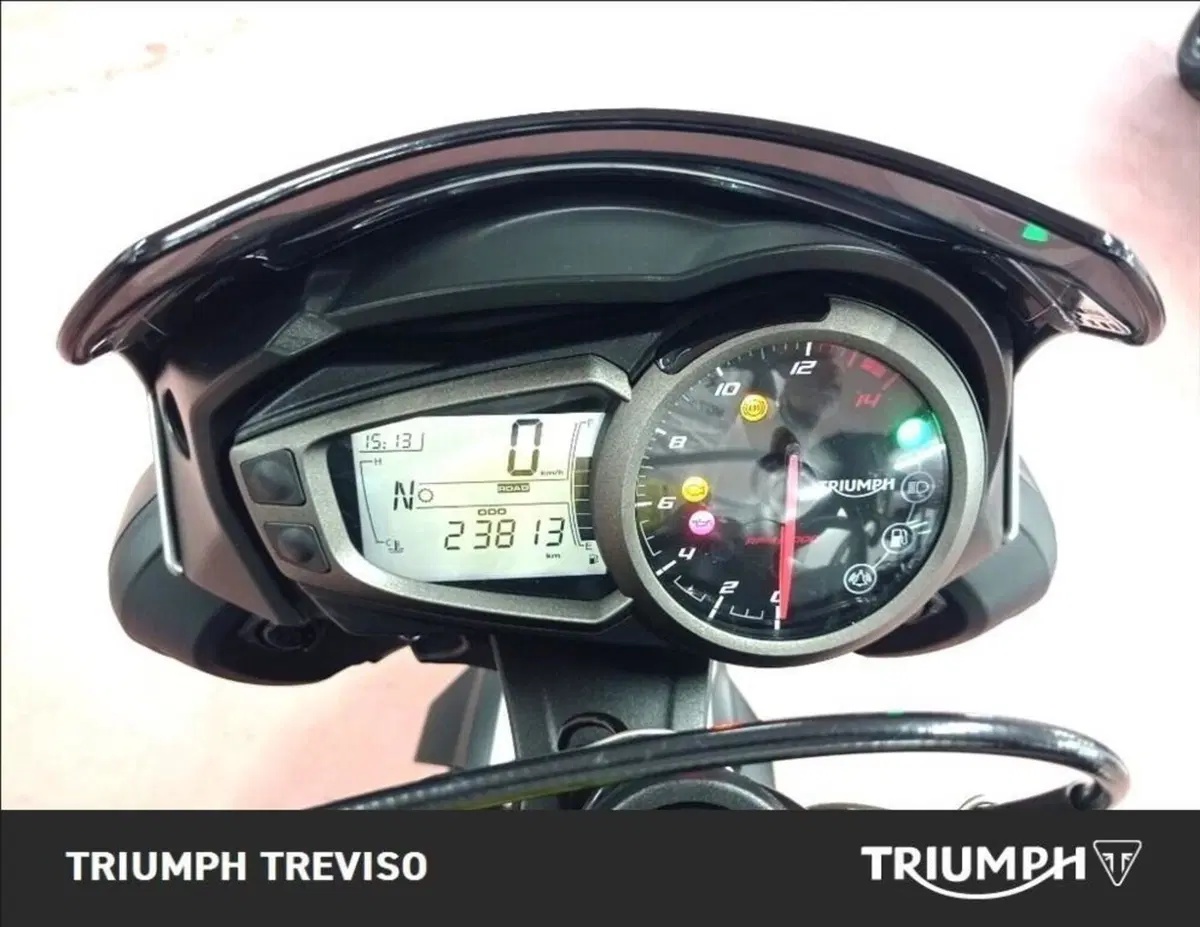 Triumph Street Triple R (2020 - 22) (4)
