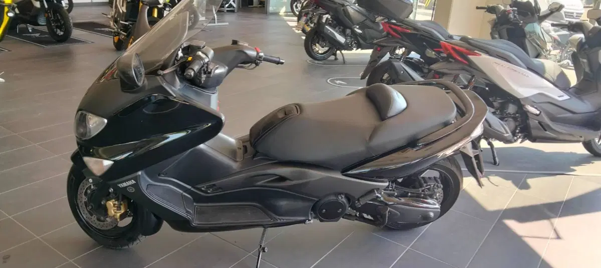Yamaha T-Max 500 (2004 - 07) (3)